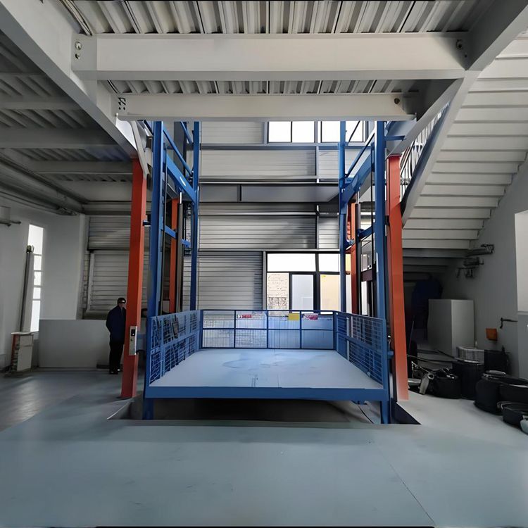 导轨式液压升降平台